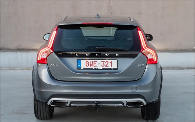 Volvo V60 Cross Country cena 59900 przebieg: 248315, rok produkcji 2017 z Lublin małe 631